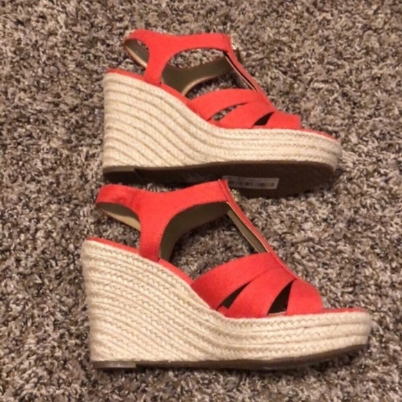 Michael Kors Berkley Platform Wedge Sandal - Picture 4 of 8